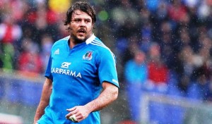 "Ho 37 anni, mi sarebbe piaciuto giocare la mia quinta Rugby World Cup nel 2015. Ma ne avrò 39 quando la squadra volerà in Inghilterra. E' arrivato il momento di lasciare spazio ai giovani, che non mancano. Quella di domani sarà la mia ultima partita in Nazionale. A fine stagione lascerò il rugby giocato, continuerò ad allenarmi e sarò a disposizione per i due anni a venire di chi potrà avere bisogno di me come joker medicale ma, dopo tante battaglie, è il momento di dire basta. Dall'azzurro ho avuto tutto, sono stati quattordici anni indimenticabili, ringrazio tutti gli allenatori ed i compagni che hanno condiviso il mio cammino".