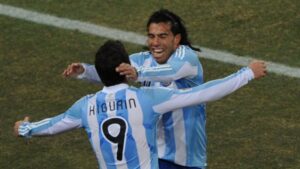 Higuain e Tevez con la maglia della nazionale argentina