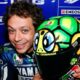 Valentino Rossi nei box della Yamaha