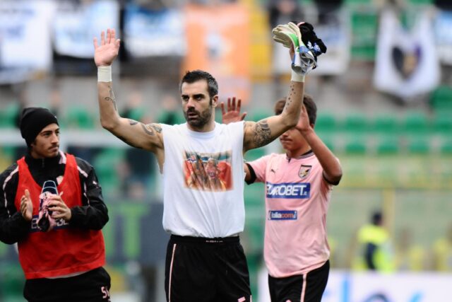 il portiere Sorrentino con la maglia del Palermo