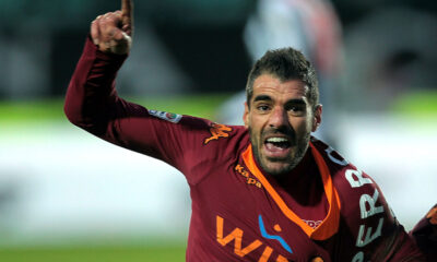 Simone Perrotta con la maglia della Roma