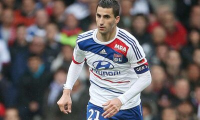 Maxime Gonalons in campo con la maglia del Lione