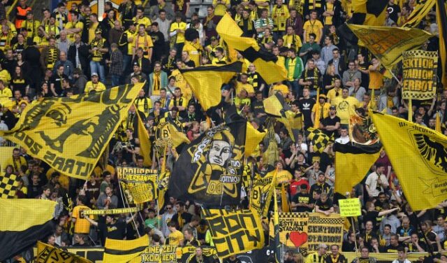 Il pubblico del Signal Iduna Park di Dortmund
