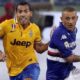 Carlos Tevez in azione contro la Sampdoria