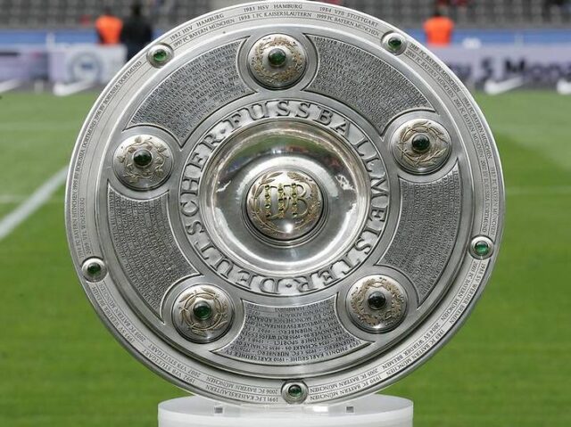 Il Meisterschale, il tradizionale "piatto" trofeo della Bundesliga