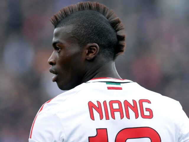 Mbaye Niang con la maglia del Milan