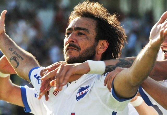 Alvaro Recoba, attaccante uruguayano.