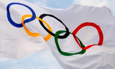 La bandiera con i cinque cerchi, tradizionale simbolo delle Olimpiadi