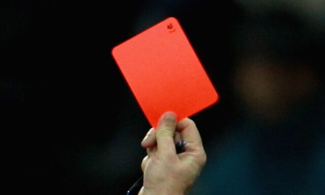 I casi di arbitri aggrediti si susseguono di domenica in domenica