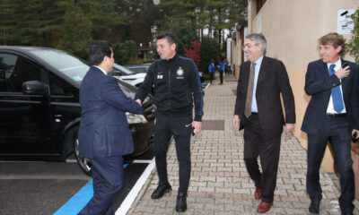 Thohir incontra per la prima volta Mazzarri, con il sorriso di Massimo Moratti