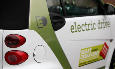 L'Unione Europea chiede più postazioni di ricarica per auto elettriche