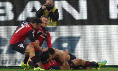 L'esultanza dei giocatori del Cagliari