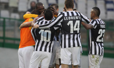 I giocatori della Juventus esultano dopo un gol