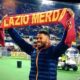 Michel Bastos con la sciarpa "Lazio Merda"