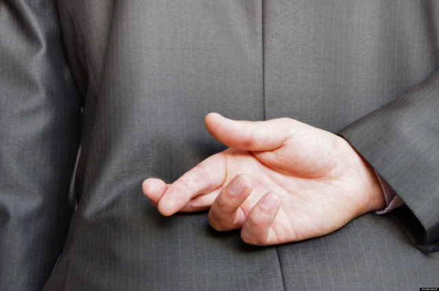 Come scoprire se le bugie. I segnali che ti fanno capire che sta mentendo.