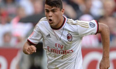 Petagna con la maglia del Milan