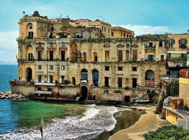 Palazzo Donn'Anna, a Napoli