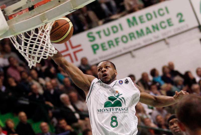 Coi punti di Haynes Siena vola in finale.