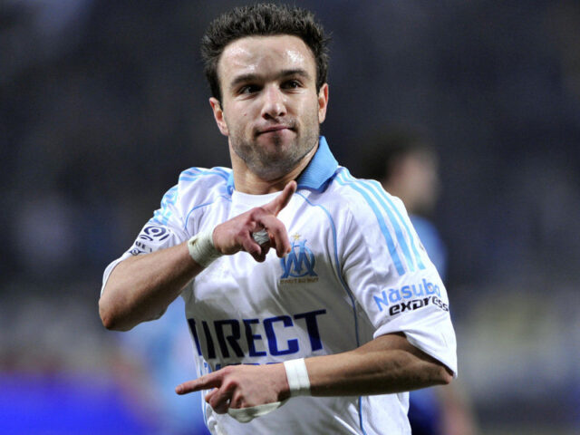 Valbuena esulta dopo un goal