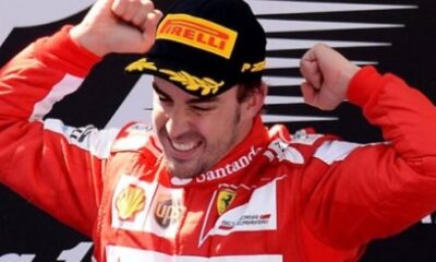 Fernando Alonso giura amore e fedeltà alla Ferrari