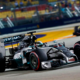 Hamilton in pole a Singapore