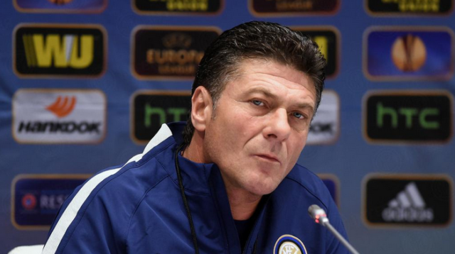L'allenatore dell'Inter Walter Mazzarri.