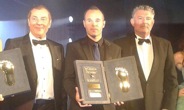 andres iniesta vince il golden foot 2014