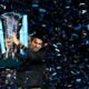 Novak Djokovic solleva il trofeo dell'ATP World Tour Grand Final 2014