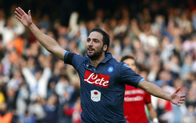 Napoli-Cagliari 3-3, Higuain