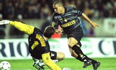 Il Fenomeno scarta Marchegiani e sigla il 3-0 dell'Inter sulla Lazio nella notte di Parigi.