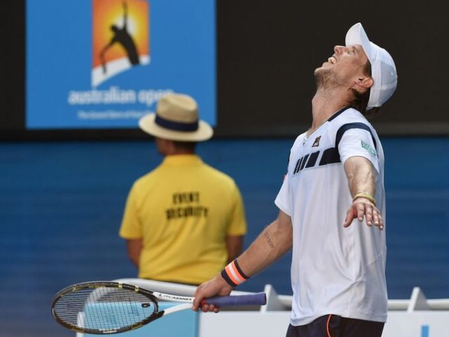 Andreas Seppi elimina in 4 set Roger Federer al terzo turno degli Australian Open
