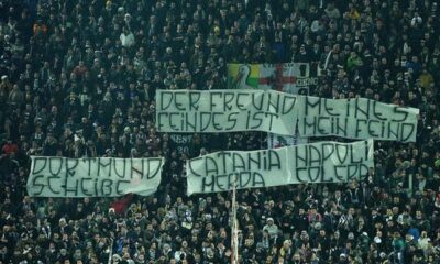 Lo striscione dei tifosi bianconeri