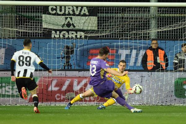Alla Fiorentina non basta una doppietta di Gomez: 2-2 al 'Friuli'