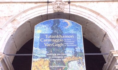 Prima di entrare all'esposizione dedicata ai notturni