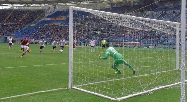 Francesco Totti, autore del gol del vantaggio della Roma