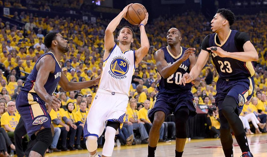 Steph Curry, esordio da favola per i suoi Warriors nei Playoff Nba