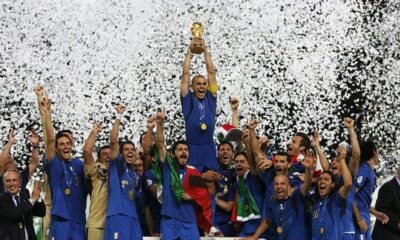 Fabio Cannavaro alza la coppa del Mondo nella magica finale di Berlino