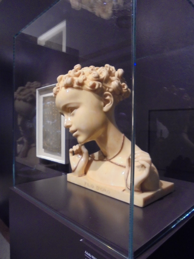 Wildt, Filo d'oro di profilo