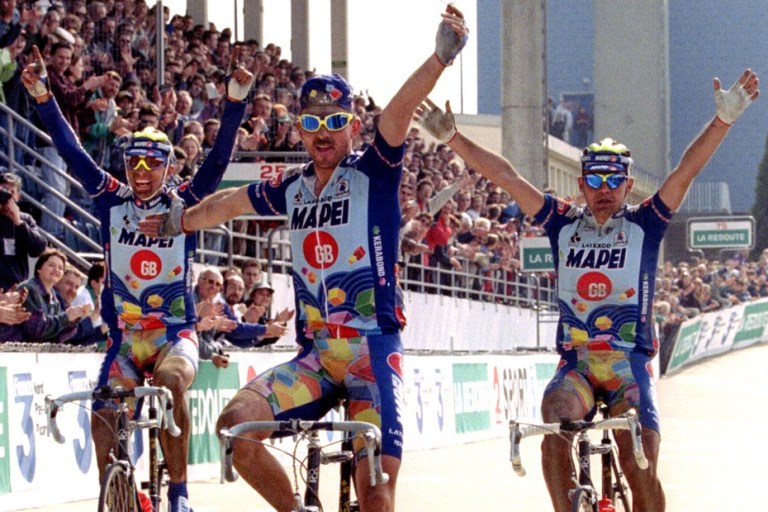 La tripletta della Mapei nella Parigi-Roubaix 1996